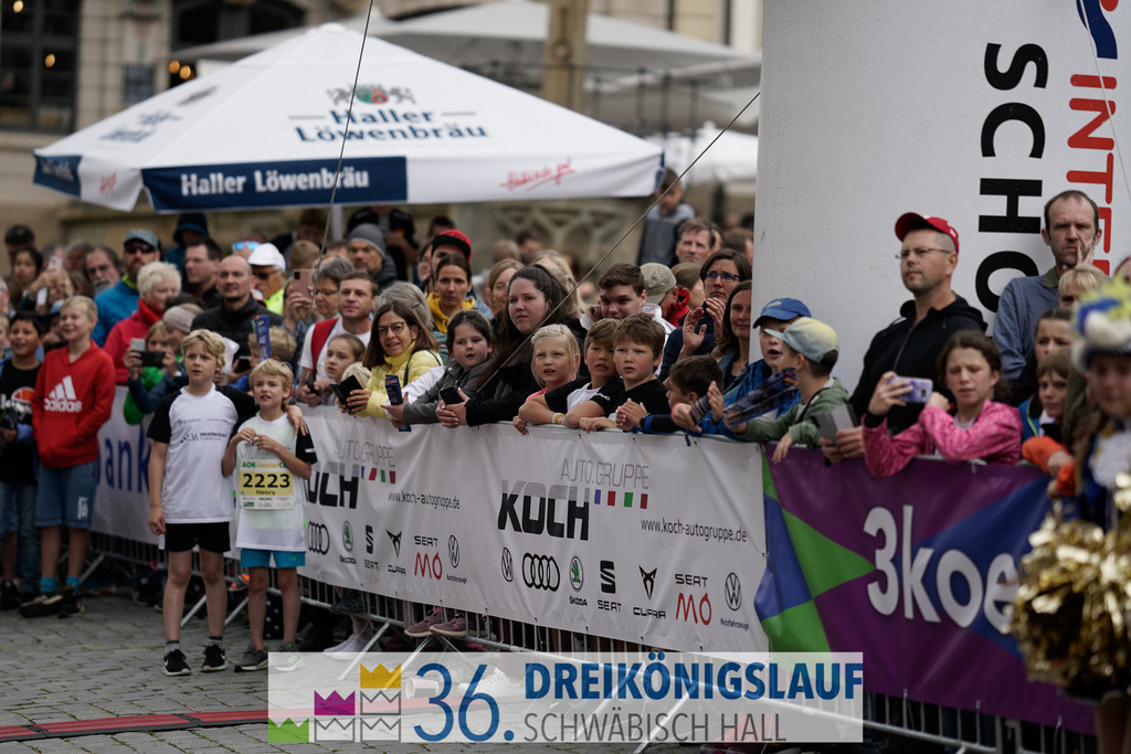 AOK Junior Cup 400m | 3Königslauf 2022 AOK Junior Cup 400m - Realisiert mit Pictrs.com