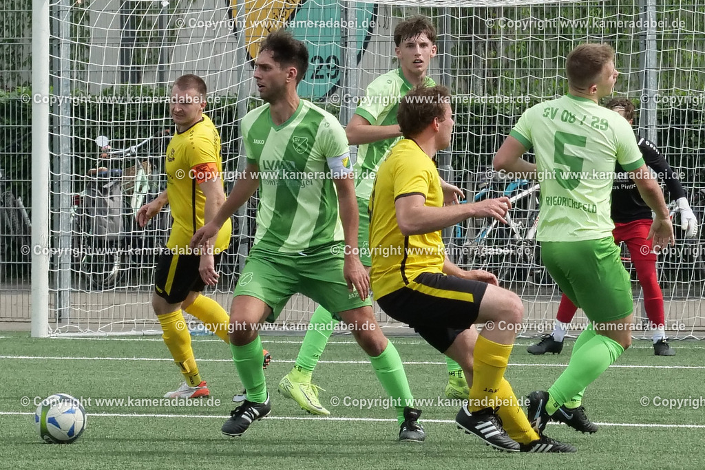 Fußball : Bezirksliga : SV 08/29 Friedrichsfeld - Borusia Veen am 10.05.2026 in Voerde Friedrichsfeld | Fußball : Bezirksliga : SV 08/29 Friedrichsfeld - Borusia Veen am 10.05.2026 in Voerde Friedrichsfeld - Realisiert mit Pictrs.com