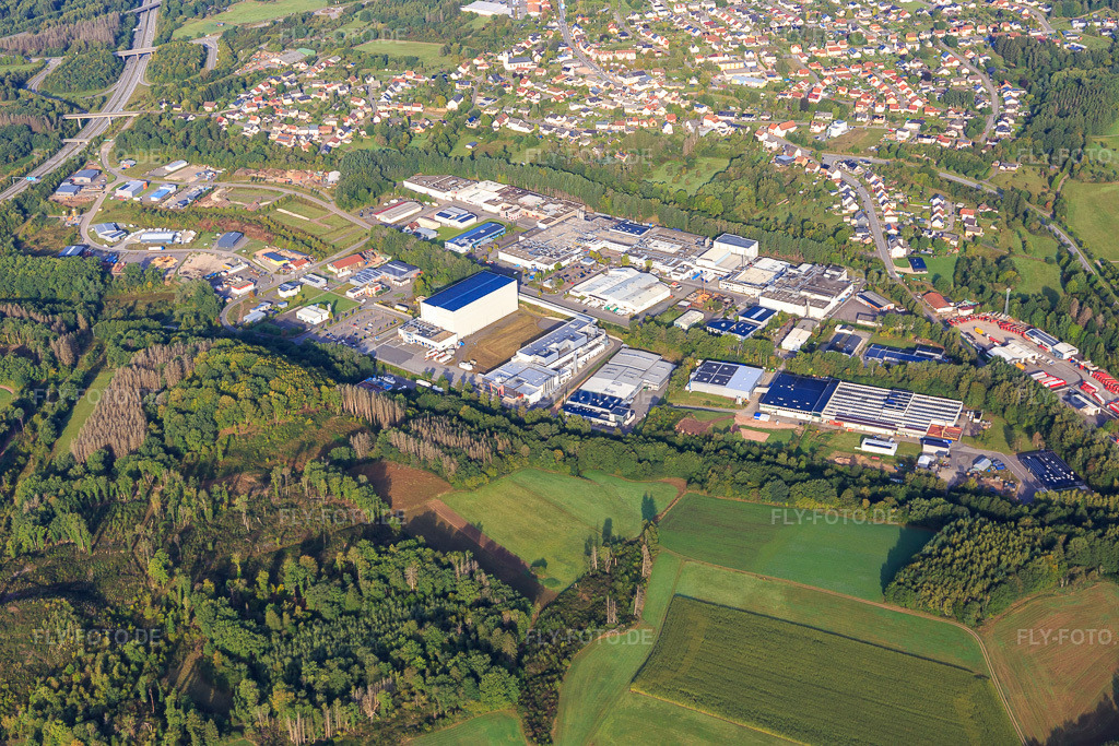Luftbild: Industriegebiet Am Söterberg mit Original Wagner Pizza GmbH Distributionszentrum, Schuster-Engineering GmbH im Ortsteil Otzenhausen in Nonnweiler im Bundesland Saarland in Deutschland.Foto: IMG_149712.jpg vom 06.09.2025 durch Werner Riehm/FLY-FOTO.deOriginal Wagner Pizza: Genuss mit Tradition - Jetzt entdecken!Schuster-Engineering GmbH