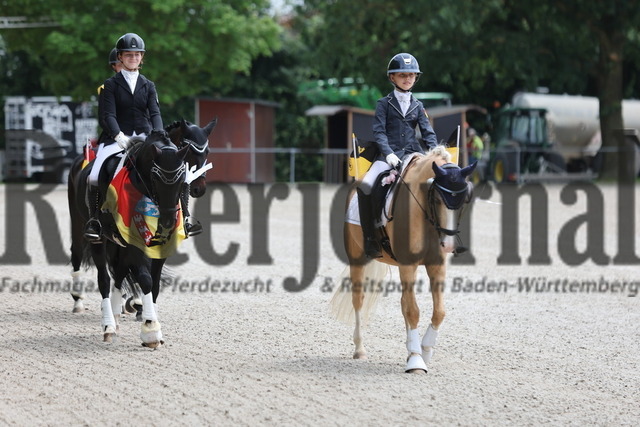 Rot am See_2024_SD-Ponymeisterschaften_Impressionen  (6) | Alle Fotos der Reiterjournal Fotografin Doris Matthaes im Reiterjournal Online-Fotoshop. - Realisiert mit Pictrs.com