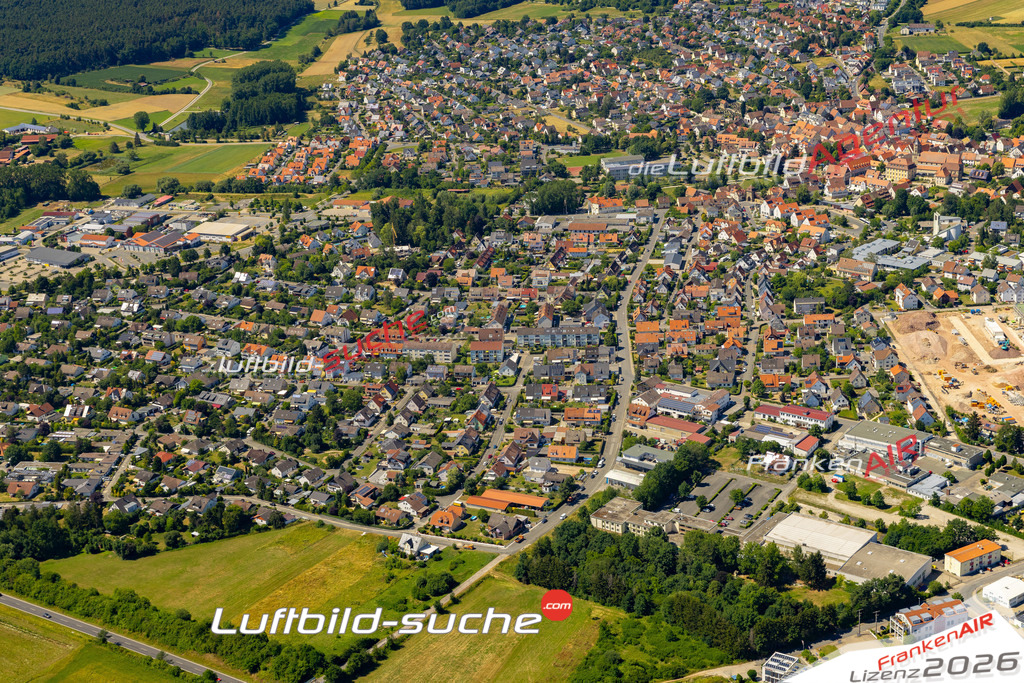 Das Luftbild der Stadt Neunkirchen am Brand wurde 2022 vom Flugzeug heraus erstellt (keine Drohnen-Aufnahmen) Aufnahmehöhe ca.450 Meter- hohe Bildauflösung und Druck-Qualität. Garantiert!