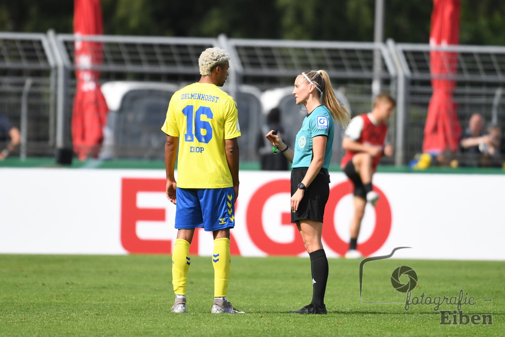 SV Atlas-Delmenhorst-Borussia Mönchengladbach | DFB-Pokal 1. Runde;SV Atlas Delmenhorst (gelb)-Borussia Mönchengladbach (schwarz) am 17.08.2025 in Oldenburg (Marschweg-Stadion), Photo: Philip Eiben 2025 - Realisiert mit Pictrs.com