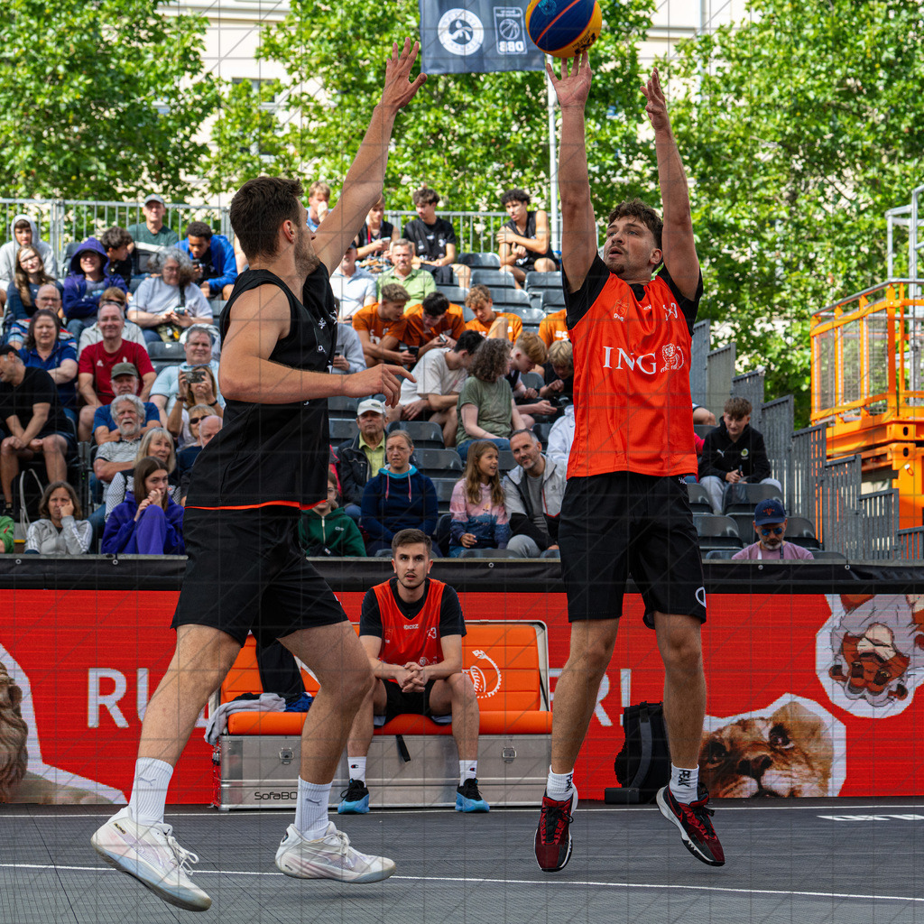 DIE FINALS 2025 | Dt. Meisterschaft 3x3   | Letzte Spiele in der Vorrunde. //  02.08.25: DIE FINALS 2025 | Dt. Meisterschaft 3x3   / Dresden / Deutschland  //   CREDIT:www.bullenfotos.de, Martin König, Hörner Weg 40, D-49078 Osnabrück, +4917663732967 // Nutzung und Weitergabe nur zu den vereinbarten Zwecken. Presseanfragen an Ersteller. Alle Rechte beim Ersteller. Honorierung nach MFM. - Realisiert mit Pictrs.com