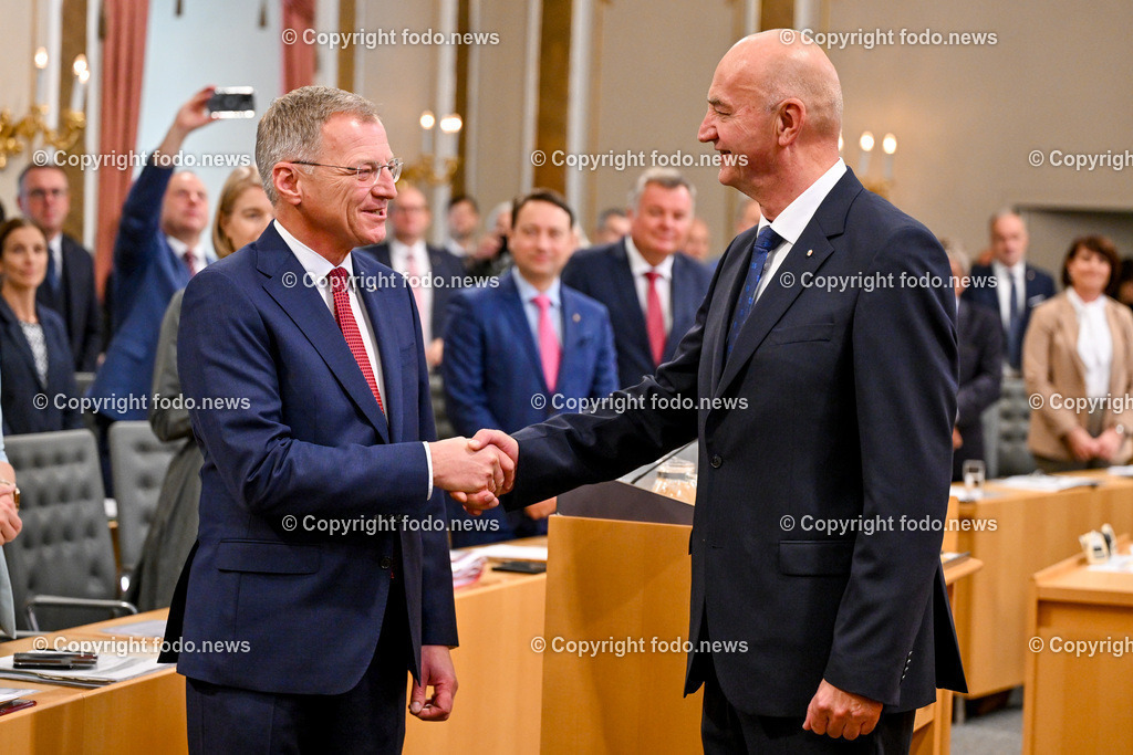 Landhaus Linz_ Promenade_ Landtagssitzung_ 24.10.2024-28 | 24.10.2024, Landhaus Linz AUT, Promenade, Landtagssitzung, im Bild LH Thomas Stelzer (VP, Landeshauptmann Ooe) und LR Christian Doerfel (VP) 