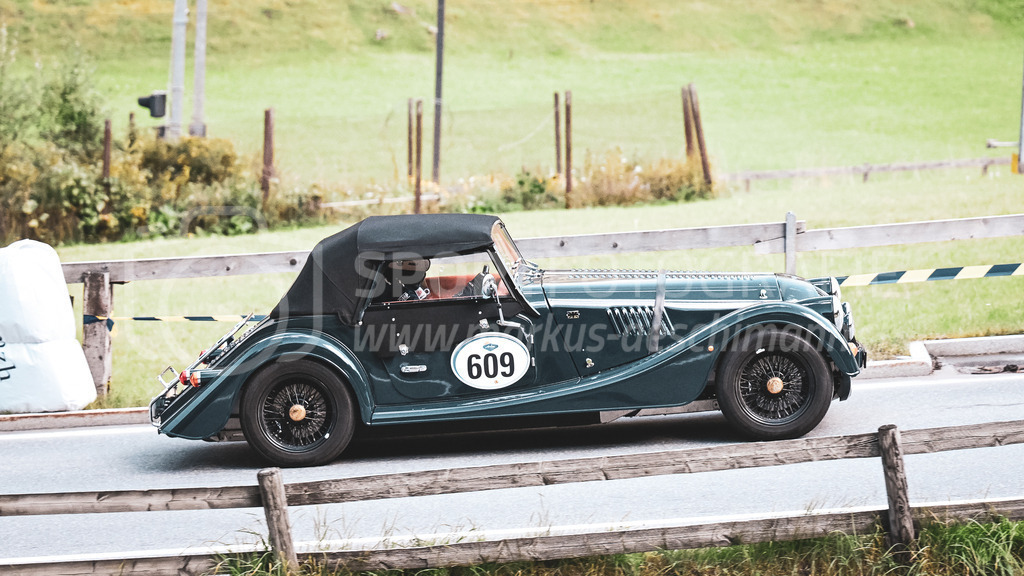 19. Arosa ClassicCar 2023 - 1. September 2023 | 19. Arosa ClassicCar 2023
Arosa, Schweiz
Thalmann Remo aus Triesen mit der Startnummer 609 in einem Jaguar E-Type Lightweight Low Drag, Jahrgang 1962, in der Klasse Demonstration.
@arosaclassiccar, @arosa.official, #arosaclassiccar, #arosa, #76curves, #classiccar
Bild: Sportfotografie Markus Aeschimann | www.markus-aeschimann.ch - Realisiert mit Pictrs.com