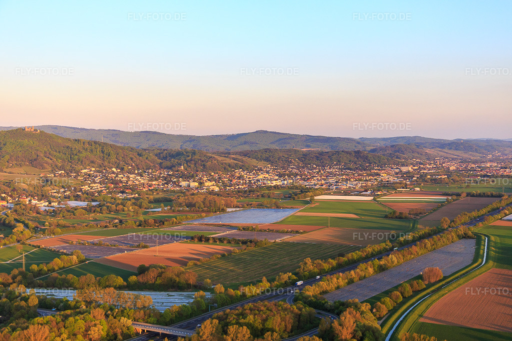 Luftbild: Ortsansicht unter dem Schloss Alsbach im Ortsteil Auerbach in Bensheim im Bundesland Hessen in Deutschland. Foto: IMG_077837.jpg vom 23.04.2015 durch Werner Riehm/FLY-FOTO.deWWW.SCHLOSS-ALSBACH.ORG