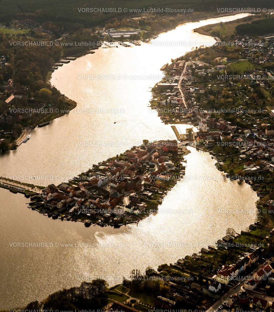 Malchow13107770 | Altstadtinsel mit Malchower See und Rathaus im Gegenlicht,  Göhren-Lebbin, Müritz Seenplatte, Mecklenburg-Vorpommern, Deutschland