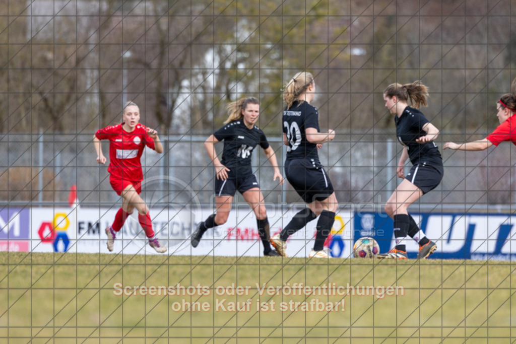 20250223_132711_0169 | #,1.FC Donzdorf (rot) vs. TSV Tettnang (schwarz), Fussball, Frauen-WFV-Pokal Achtelfinale, Saison 2024/2025, Rasenplatz Lautertal Stadion, Süßener Straße 16, 73072 Donzdorf, 23.02.2025 - 13:00 Uhr,Foto: PhotoPeet-Sportfotografie/Peter Harich