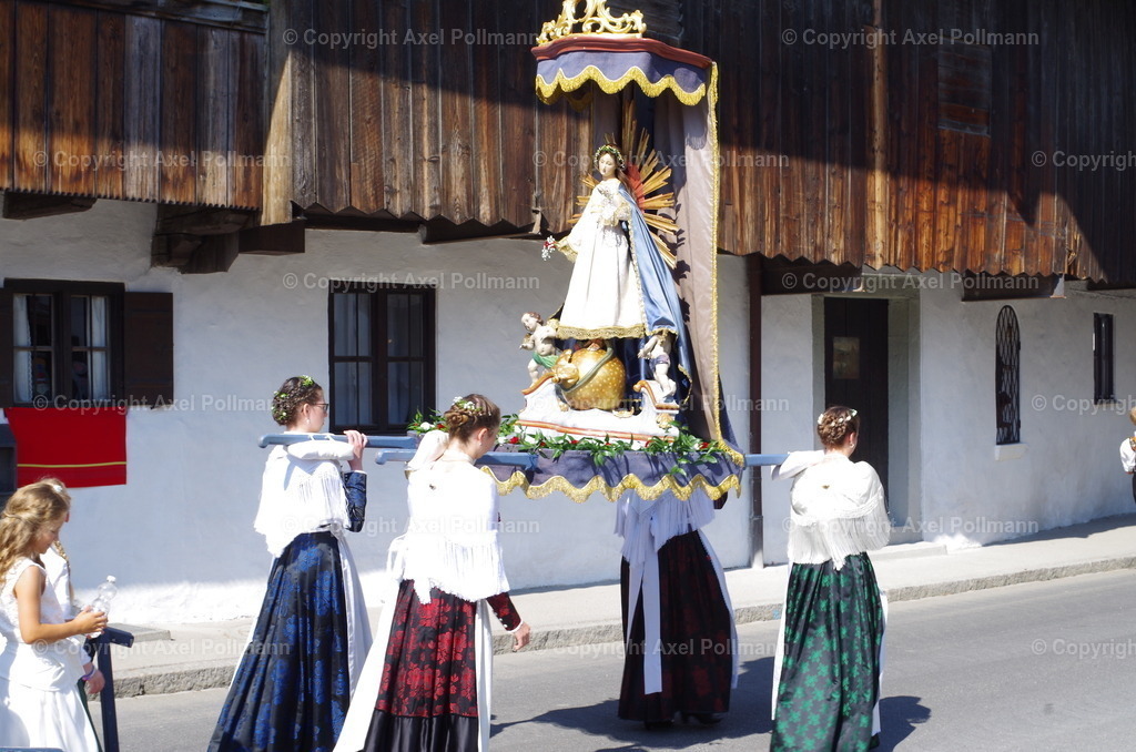 IMGP3866 | fotografiert von Axel PollmannLeonhardi Wallfahrt Benediktbeuern und Murnau, Fronleichnam, Fasching, Landschaft im Loisachtal und Benediktbeuern  - Realisiert mit Pictrs.com