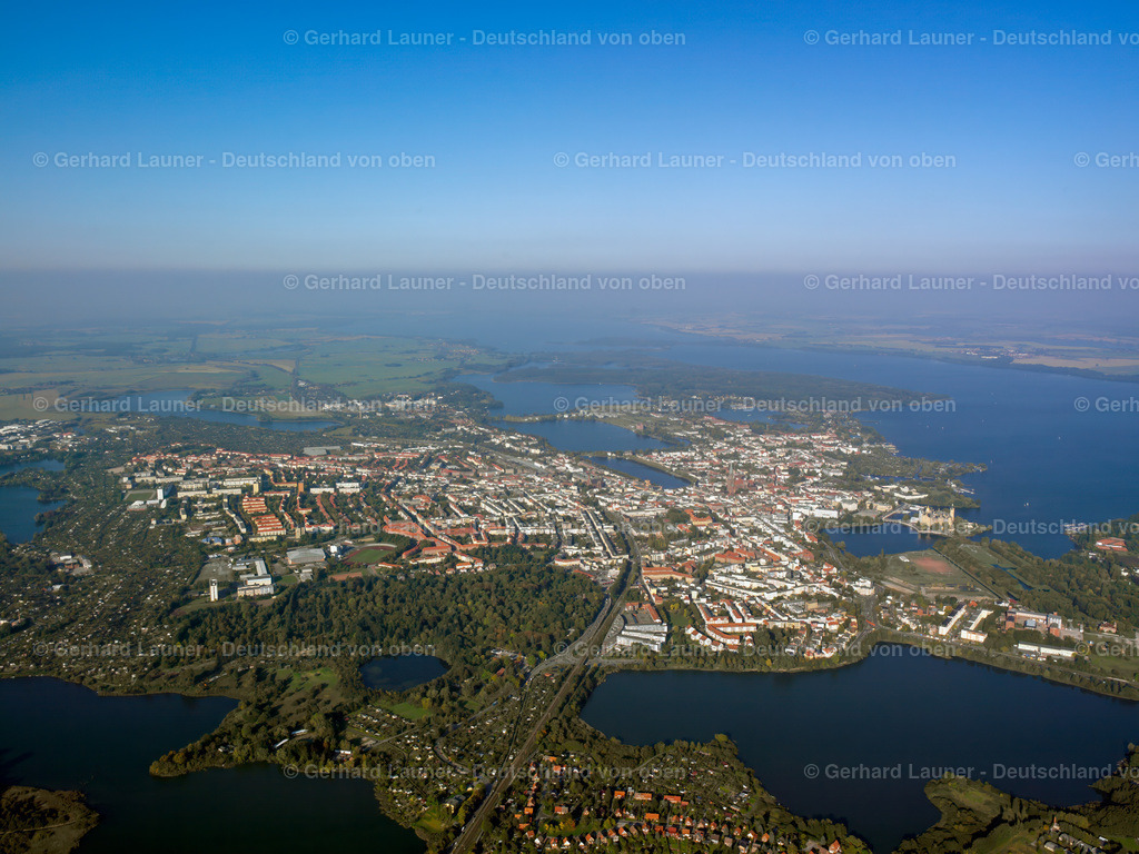 2581166 | Blick über die Landschaft um Schwerin und Schweriner See in Richtung Nordosten