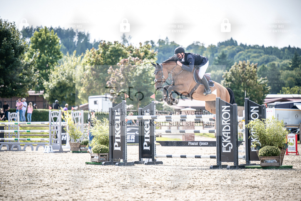 DOS_7962 | Entdecke hochwertige Reitturnierfotos von Foto Oger. Professionell, emotional und authentisch – jetzt Lieblingsmomente im Shop bestellen. - Realisiert mit Pictrs.com