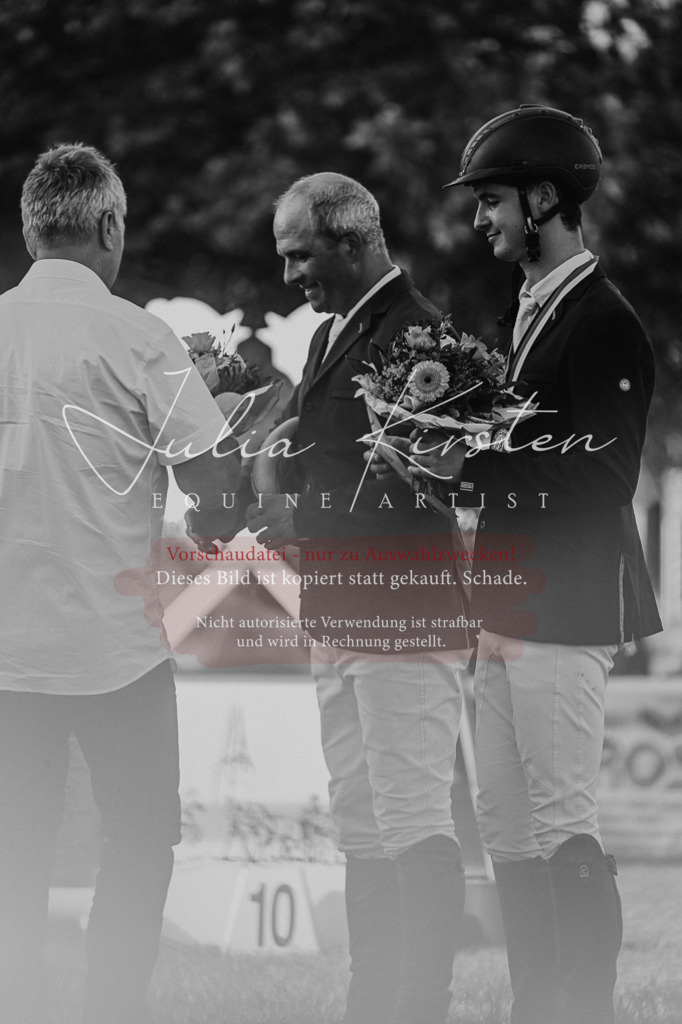 DSC_2019 | Pferde- und Turnierfotografie in Westsachsen. Pferdeportraits, Auftragszeichnungen und intuitive Kunst.