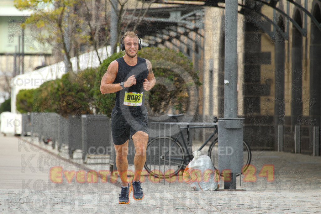 250920_1317_EV4_5187 | Sportfotografie im Rhein-Sieg Kreis, Köln, Bonn, NRW, Rheinland Pfalz, Hessen, etc. Unser Tätigkeitsfeld umfasst den Laufsport vom Volkslauf über den Marathon, Duathlon, Triathon bis zum Ultralauf wie Kölnpfad Ultra oder Schindertrail.