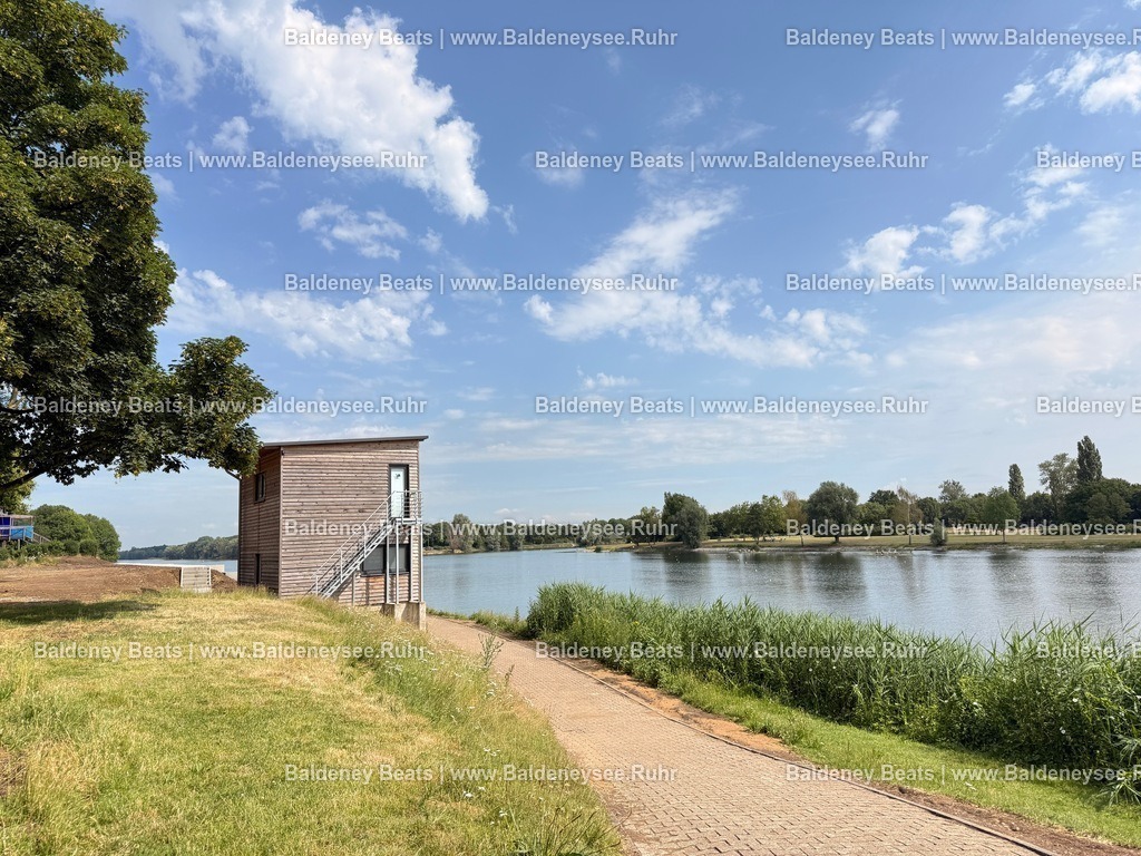 Krefeld - Elfrather See | Alle Nutzungsrechte vorbehalten. Jede Nutzung des Bildes bedarf einer gültigen Lizenz. Der Urheber- und Quellenhinweis „Foto: Cesar von Meissen / Baldeneysee.Ruhr“ ist bei jeder Veröffentlichung direkt am Bild anzubringen. Eine Weitergabe, Unterlizenzierung oder Weiterveräußerung an Dritte ist unzulässig. - Realisiert mit Pictrs.com