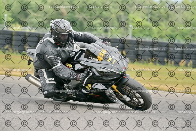 25bt05-0973 | markuskiefer.com - Realisiert mit Pictrs.com