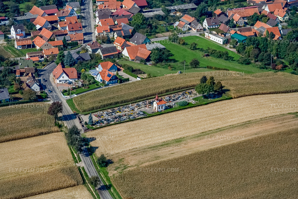 Aerial view: Cemetery in Salmbach in the state Bas-Rhin, France.Photo: IMG_13571.jpg taken on 09/28/2008 by Werner Riehm/FLY-FOTO.comResolution of the original: 3456 x 2304 px