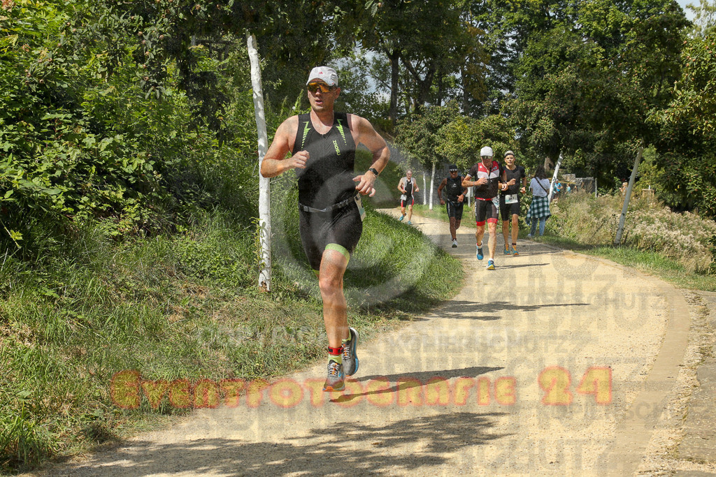 250824_1332_EX1_2755 | Sportfotografie im Rhein-Sieg Kreis, Köln, Bonn, NRW, Rheinland Pfalz, Hessen, etc. Unser Tätigkeitsfeld umfasst den Laufsport vom Volkslauf über den Marathon, Duathlon, Triathon bis zum Ultralauf wie Kölnpfad Ultra oder Schindertrail.