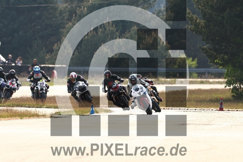 start-20240504_02722 | Schöne Erinnerungen an spannende Momente - das festzuhalten ist unser Job. PIXELrace.de ist seit 2003 auf den Rennstrecken Europas unterwegs um die Action draußen beim Fahren und die wunderbare Stimmung imm Fahrerlager für euch einzufangen.