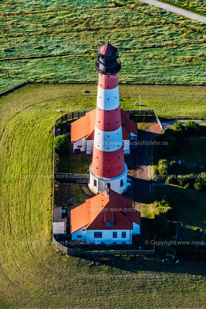 Westerheversand_Leuchtturm_ELS_3947060822 | WESTERHEVER 06.08.2022 Leuchtturm Westerheversand als historisches Seefahrtszeichen im Küstenbereich der Nordsee in Westerhever im Bundesland Schleswig-Holstein. // Lighthouse Westerheversand as a historic seafaring character in the coastal area of North Sea in Westerhever in the state Schleswig-Holstein. Foto: Martin Elsen