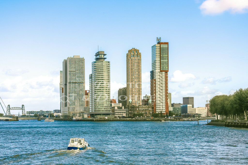 Skyline Rotterdam-0503 | Hafenrundfahrt in Rotterdamm auf der Neuen Maas. Blick auf die Skyline der Hafenstadt. - Realisiert mit Pictrs.com