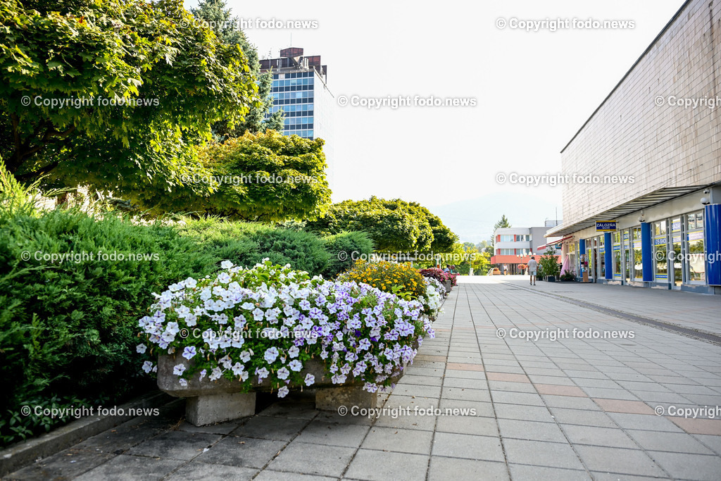 Slowakei_ Trenciansky kraj_ Povazska Bystrica_ 26.08.2024-14 | 26.08.2024, Slowakei, SVK, Trenciansky kraj, Povazska Bystrica, im Bild Stadt in der Nordwestslowakei, Stadtansichten, Gebaeude, Architektur, Turm, Bruecke, Bahnhof, Zentrum, Prior, Kaufhaus, Park, Strassen, Haeuser, Infrastruktur, kommunistische Symbolik, Denkmaeler, Kultur