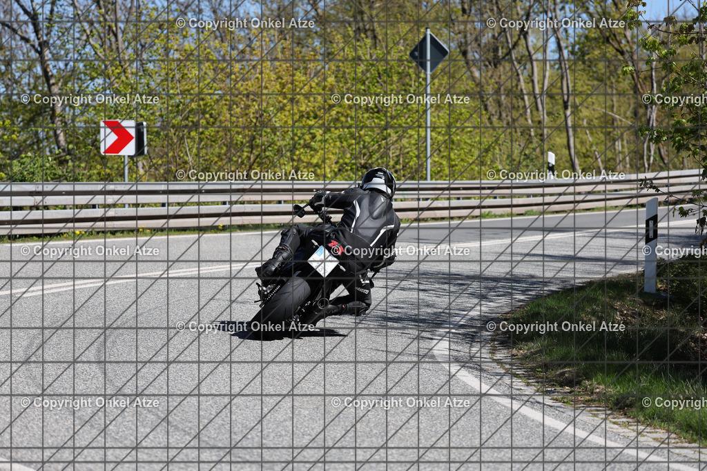 IMG_7143 | Fotograf am Kyffhäuser. Onkel Atze. Kyffhäuser Rennstrecke. Café36. Motorsportfotografie. - Realisiert mit Pictrs.com