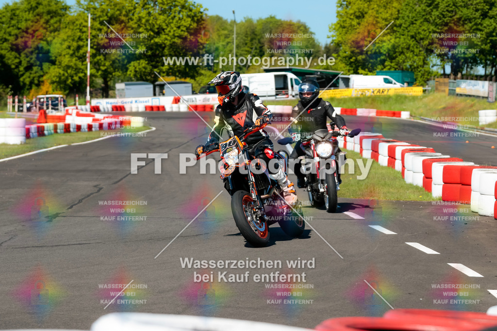 Moto-TeamOBK-21700 | Hier findet Ihr Bilder von Touristenfahrten auf der Nürburgring Nordschleife oder von anderen Veranstaltungen die ich besucht habe. Viel Spass beim Durch Schauen 
