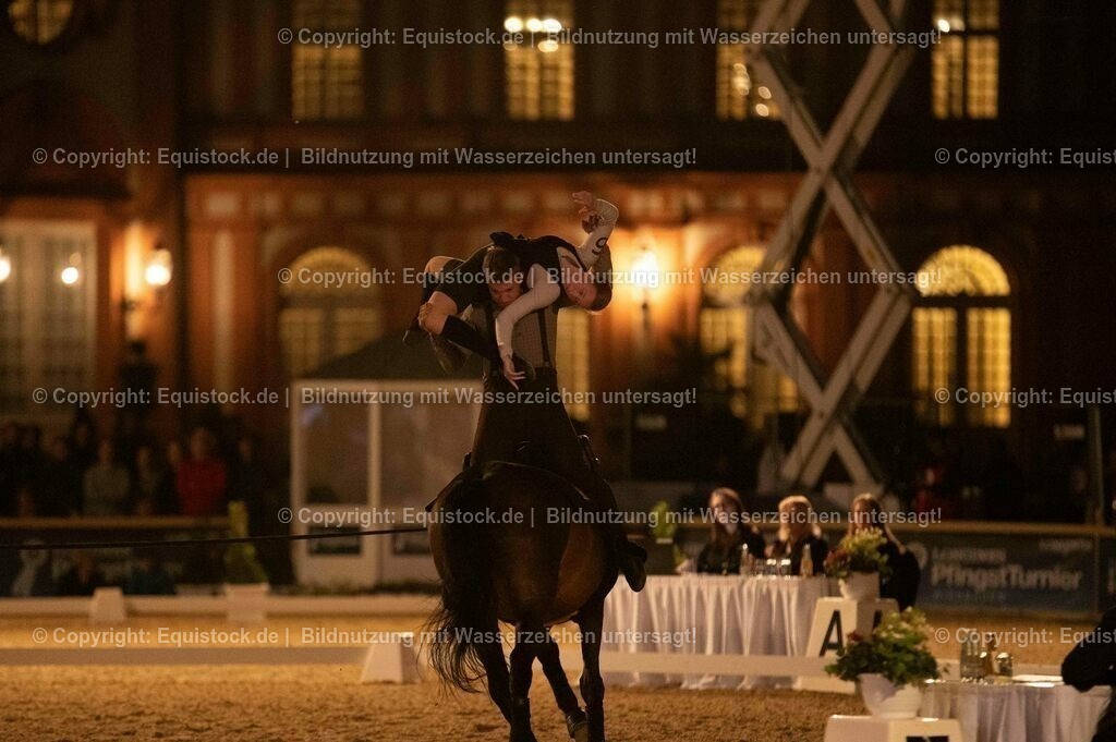 20230527_Voltigieren_NASPA_Flutlicht_1178 | equistock