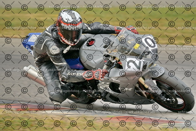 25bt05-0342 | markuskiefer.com - Realisiert mit Pictrs.com