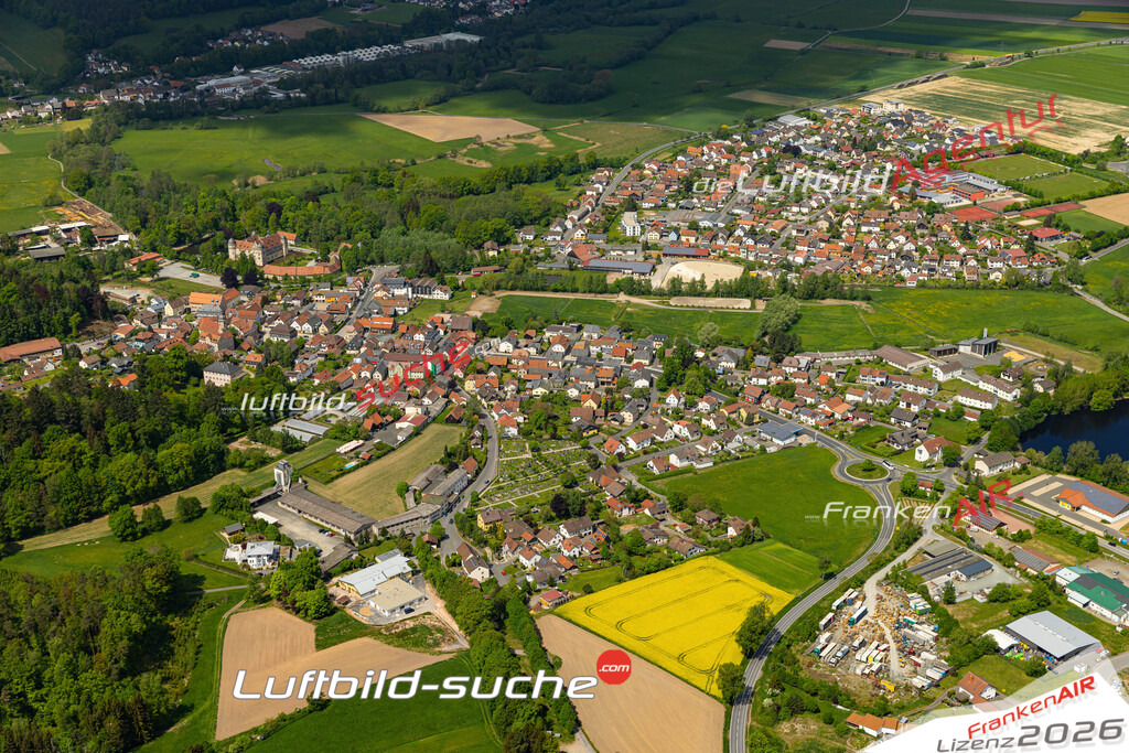 Das Luftbild der Stadt Mitwitz wurde 2022 vom Flugzeug heraus erstellt (keine Drohnen-Aufnahmen) Aufnahmehöhe ca.450 Meter- hohe Bildauflösung und Druck-Qualität. Garantiert!
