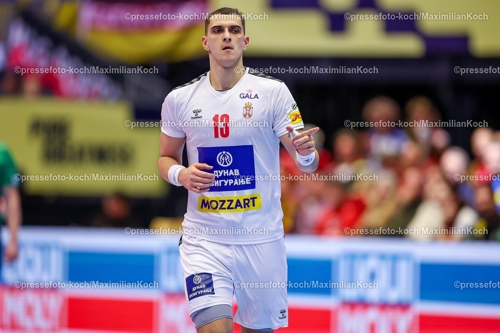 EHF15012601109 | 15.01.2026, Handball, Men's EHF EURO 2026, Spanien - Serbien, Jyske Bank Boxen in Herning, Dänemark, Preliminary Round:  Uros Borzas (Serbien #13) jubelnd