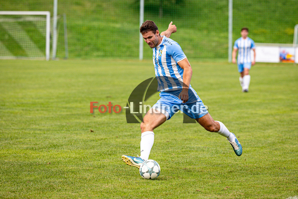 SG Hungerbach gegen TSV Brunnthal | Fußball Kreisliga Herren Oberbayern Zugspitze Gruppe 1, SG Hungerbach gegen TSV Brunnthal, 20240803,Simon STRASSER (SG Hungerbach 11) in Aktion,2024-08-03 in Huglfing (Sportpark Huglfing), Simon STRASSER (SG Hungerbach 11)Copyright: WolfgangxLindner www.foto-lindner.de