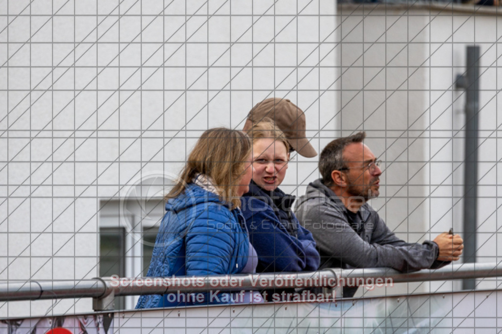 20250426_173605_0604 | #, SGM 1.FC Donzdorf/Reichenbach (weiß) vs. SGM FV 08 Unterkochen (blau), Fussball, A-Junioren Regionenstaffel Mitte 3 - WfV, Saison 2024/2025, Rasenplatz, Lautertal Stadion, Süßener Straße 16, 73072 Donzdorf, 26.04.2025 - 16:00 Uhr,Foto: PhotoPeet-Sportfotografie/Peter Harich