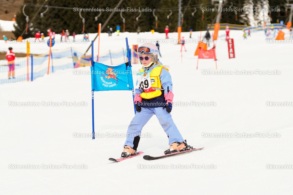 SRF_02.01.2026_0117 | Skirennfotos,Serfaus,Fiss,Ladis,Kinderskirennen,Winter,Tirol,Oberland,skirace,SFL,feelfree,weil wir's genießen,ski,Ski,skifahren,Sonnenplateau, - Realisiert mit Pictrs.com