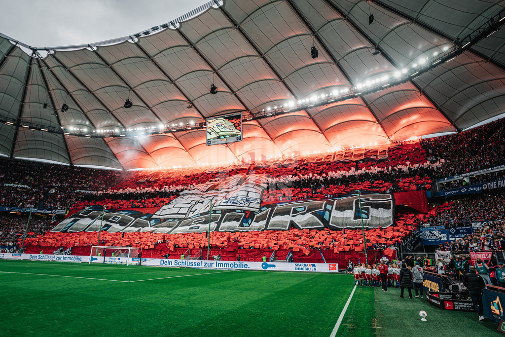 Fußball | Männer | Saison 2025/2026 | 1. Fußball-Bundesliga | 31. Spieltag | Hamburger SV vs. TSG Hoffenheim | 25.04.2026 | Choreo der HSV Fans auf der Nordtribüne vor dem Spiel Hansestadt Hamburg