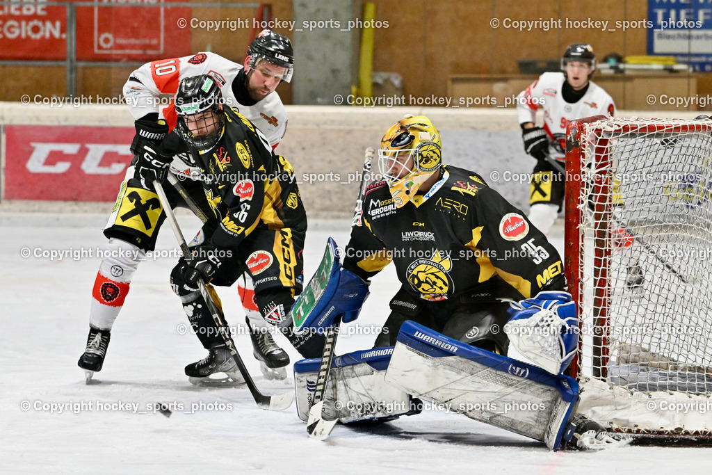EC MET PHOTOVOLTAIK HORNETS SPITTAL vs. EV ZELTWEG MURTAL LIONS | #35 Egger Luca EC Hornets Spittal, #96 Peharz Joshua EC Hornets Spittal, #10 Sulzer Mario EV ZELTWEG MURTAL LIONS, EC MET PHOTOVOLTAIK HORNETS SPITTAL vs. EV ZELTWEG MURTAL LIONS, EC MET PHOTOVOLTAIK HORNETS SPITTAL vs. EV ZELTWEG MURTAL LIONS am 08.02.2026 in Spittal an der Drau (Eissportzentrum Spittal), Austria, (Photo by Bernd Stefan)