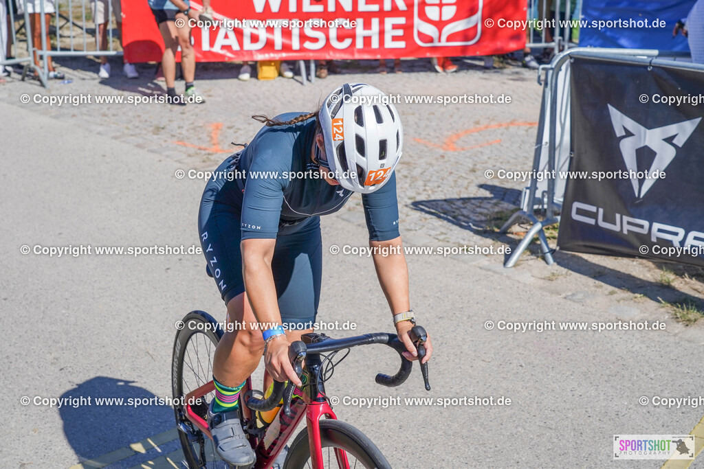 DSC00913 | Vienna Triathlon 2024                                        P3 Event                                                             #yourpictrs #sportshot_your_pictrs                 @Sportshotphotography                                     Photo Credit: www.sportshot.de