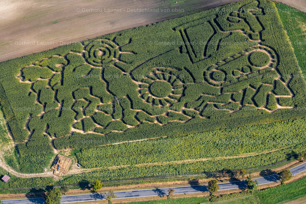 4061442 | LOHME 08.09.2021 Irrgarten - Labyrinth "Das Grüne Labyrinth Rügen" am Blandow in Lohme im Bundesland Mecklenburg-Vorpommern, Deutschland. // Maze - Labyrinth on "Das Gruene Labyrinth Ruegen" on Blandow in Lohme in the state Mecklenburg - Western Pomerania, Germany. Foto: Gerhard Launer