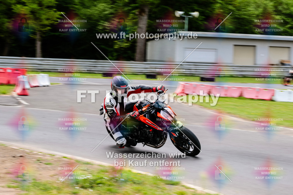MotoTeamVBK-20776 | Hier findet Ihr Bilder von Touristenfahrten auf der Nürburgring Nordschleife oder von anderen Veranstaltungen die ich besucht habe. Viel Spass beim Durch Schauen 