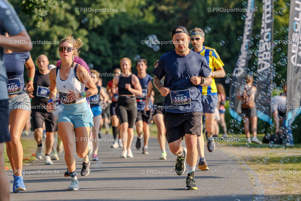 Sparda-Bank Nachtlauf Bonn; Bonn, 18.06.2025 | Impressionen vom Sparda-Bank Nachtlauf Bonn am 18.06.2025 in Bonn (Nordrhein-Westfalen). 