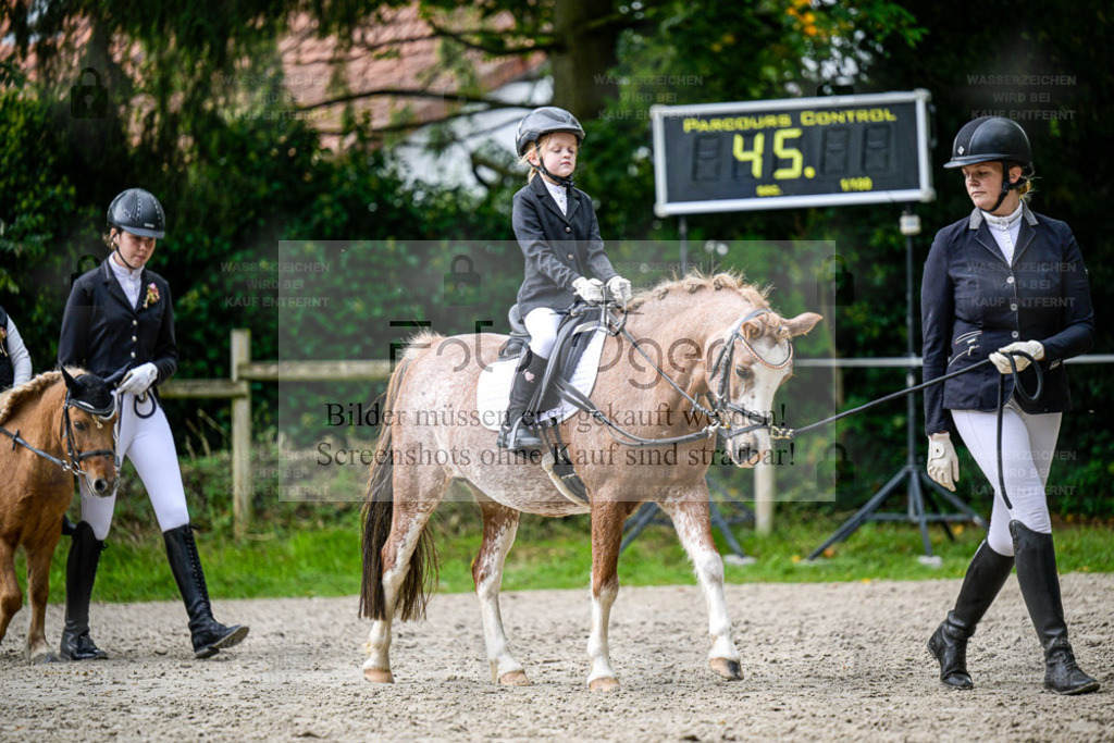 FOTO OGER | Entdecke hochwertige Reitturnierfotos von Foto Oger. Professionell, emotional und authentisch – jetzt Lieblingsmomente im Shop bestellen. - Realisiert mit Pictrs.com