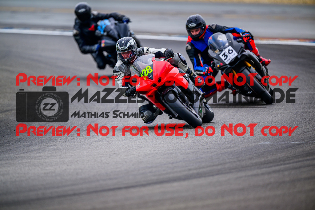 MaZZes_FotoMatrix_240614_6007705_8245 | ROT