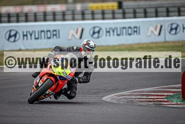 pube0032 | Professionelle Fotos von Sportveranstaltungen, aber auch Hochzeiten und anderen Events. - Realisiert mit Pictrs.com