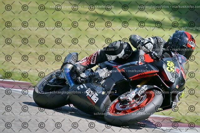 26BT02-1150 | markuskiefer.com - Realisiert mit Pictrs.com