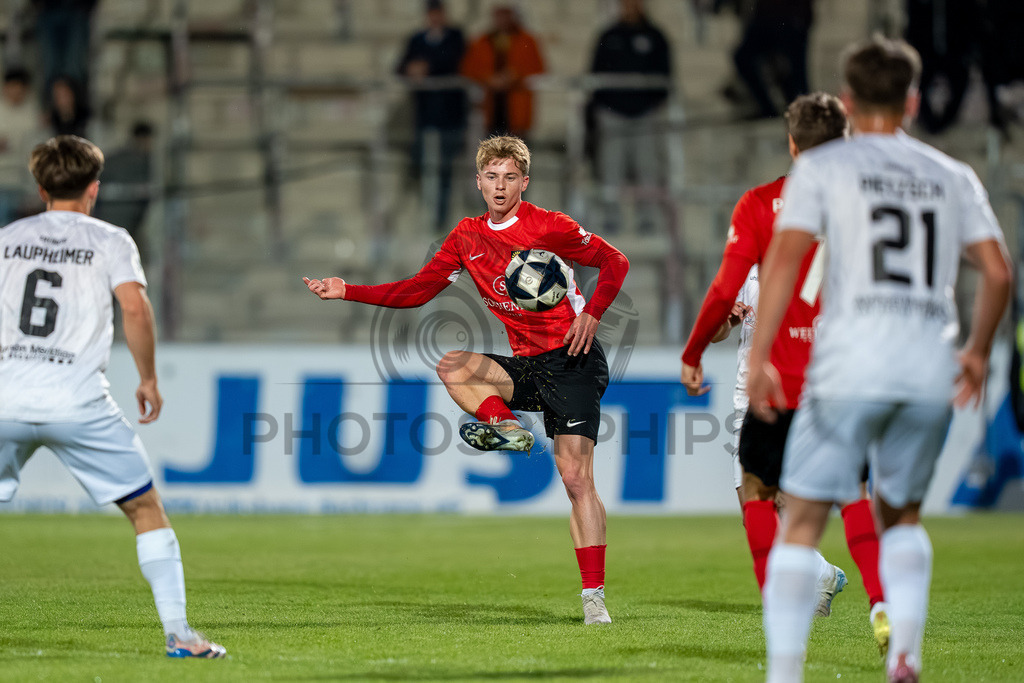 SG Sonnenhof Großaspach vs. SGV Freiberg, Fussball, Regionalliga Suedwest, 30. Spieltag, 22.04.2026 | Christian Mistl (SG Sonnenhof Großaspach, #06),SG Sonnenhof Großaspach vs. SGV Freiberg, Fussball, Regionalliga Suedwest, 30. Spieltag, 22.04.2026