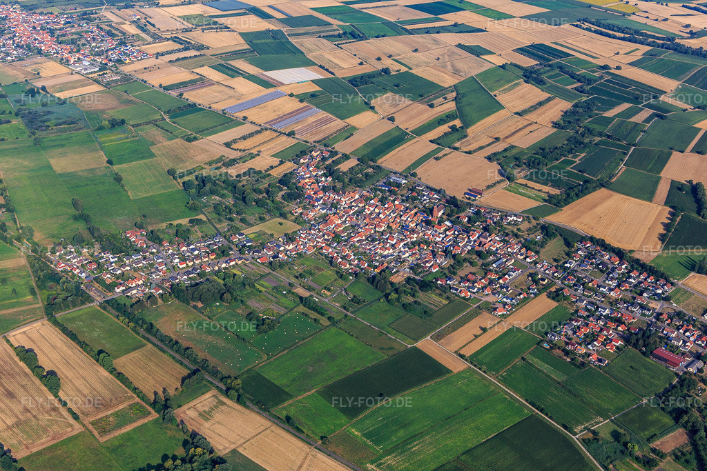 Luftbild: Ortsansicht von Nordosten in Kapsweyer im Bundesland Rheinland-Pfalz in Deutschland. Foto: IMG_121931.jpg vom 01.08.2020 durch Werner Riehm/FLY-FOTO.de