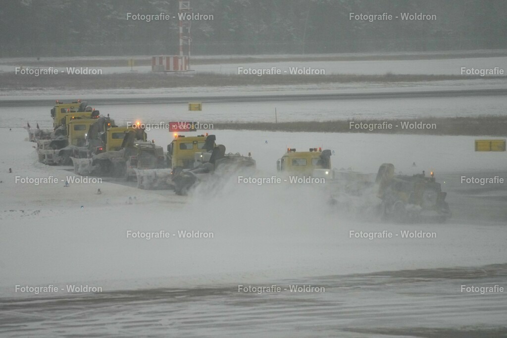 20221218  Deuschland Nuernberg - Airport-8 | Fotografie Woldron