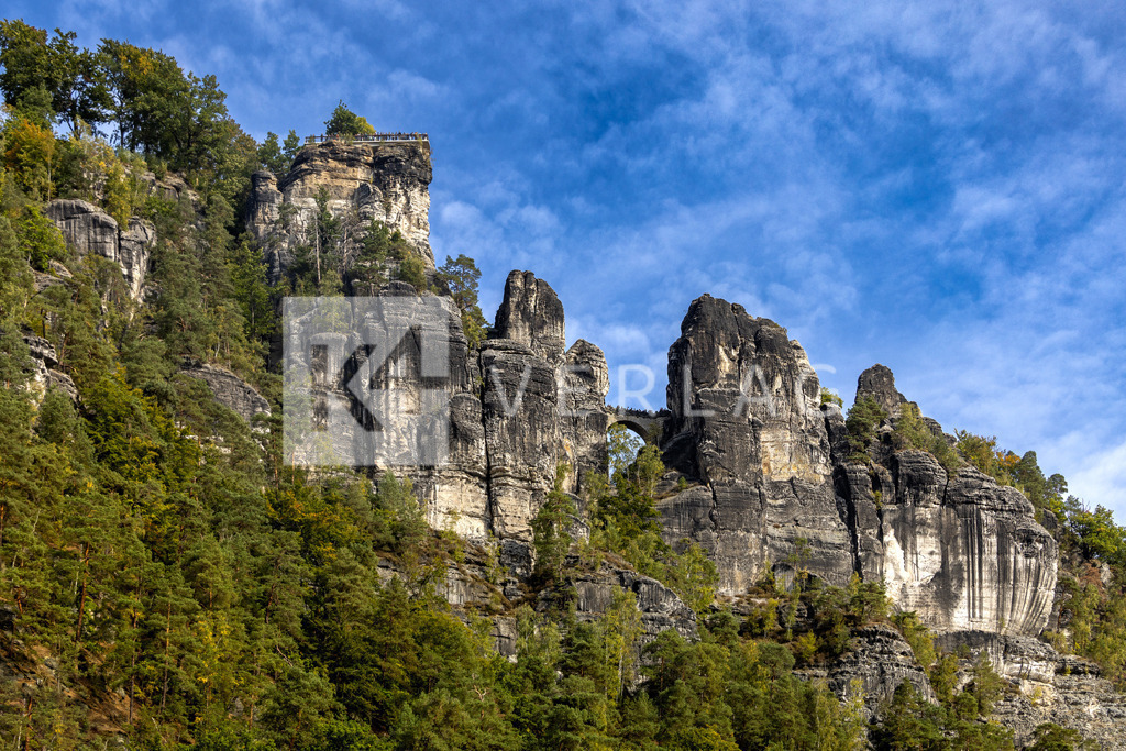 Wandbild-Bastei-Basteibruecke-0U3A3043 | Neue Basteiaussicht mit Basteibrücke über der Elbe - Realisiert mit Pictrs.com