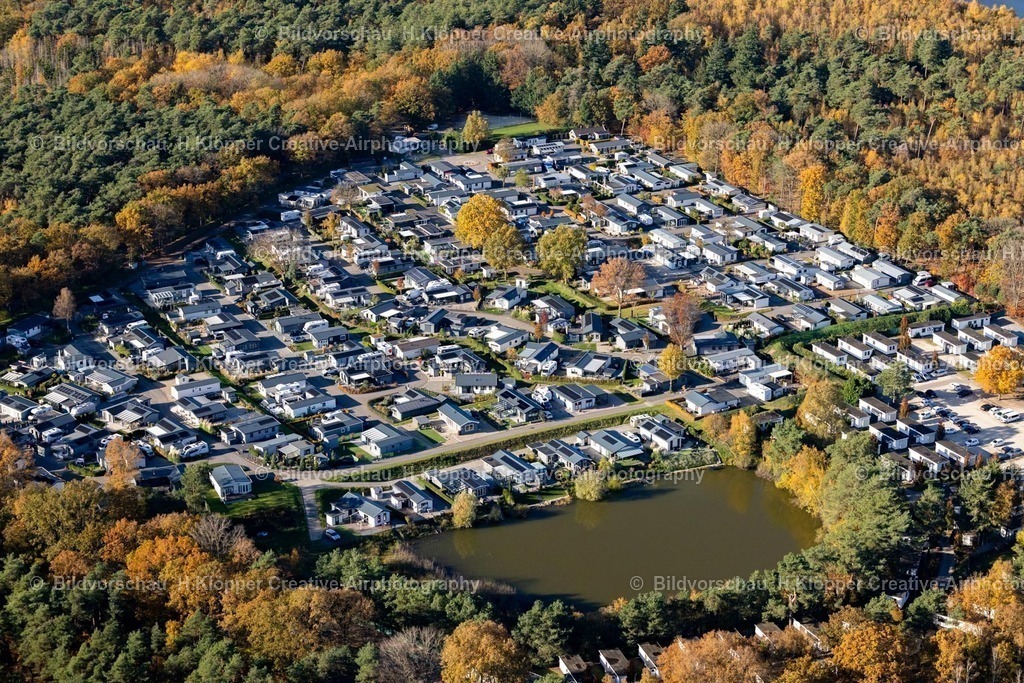 Luftbilder Arcen-7602 | Luftbildfotografie Campingplatz am Seeufer " Park Maasvallei - Oost " in Arcen in Limburg, Niederlande - Realisiert mit Pictrs.com