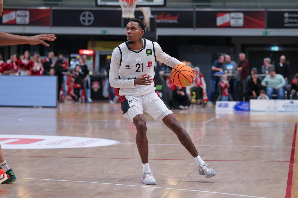 Pro A BAYER GIANTS vs Uni Baskets Münster-98 | Fotos von Basketballspielen aus dem Raum NRW fotografiert von Gero Mueller-Laschet und Daniel Schaefer - Realisiert mit Pictrs.com